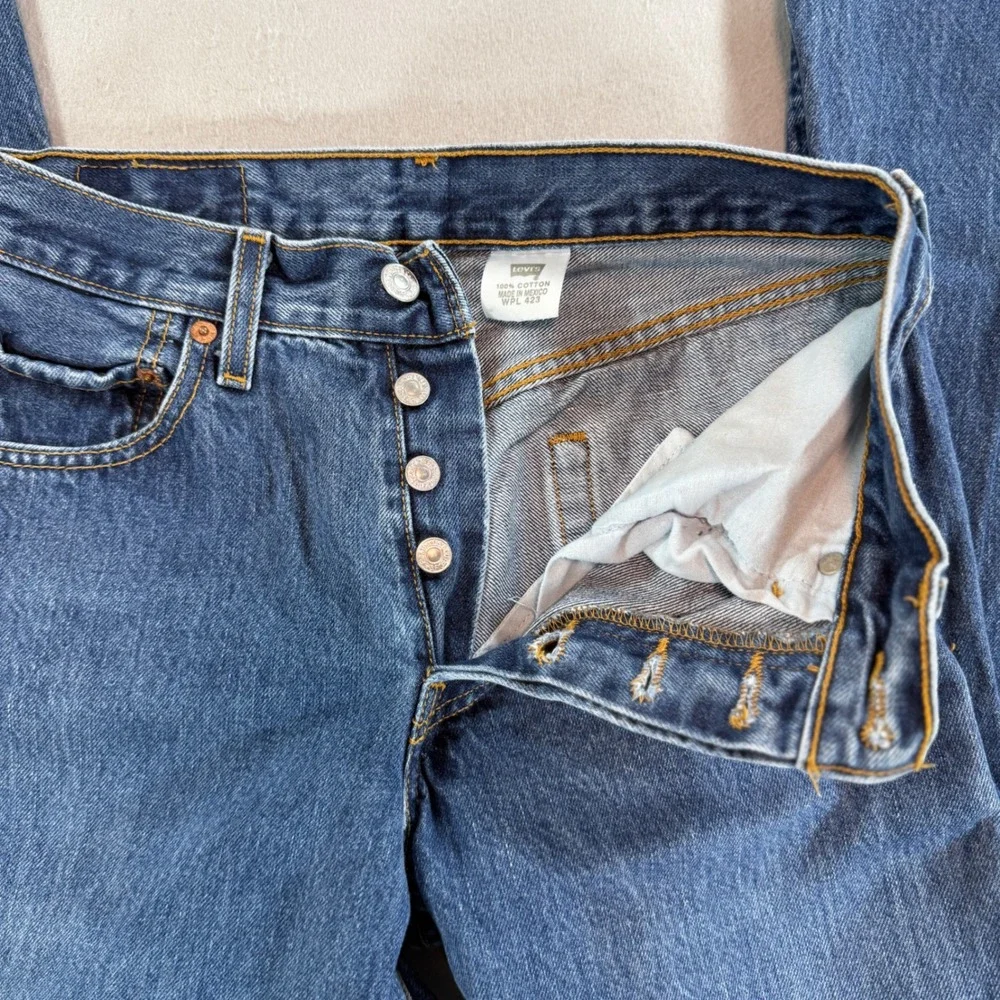Levis 501 Original Fit Straight Leg Blue Jeans 15501-0186 Men 29x32